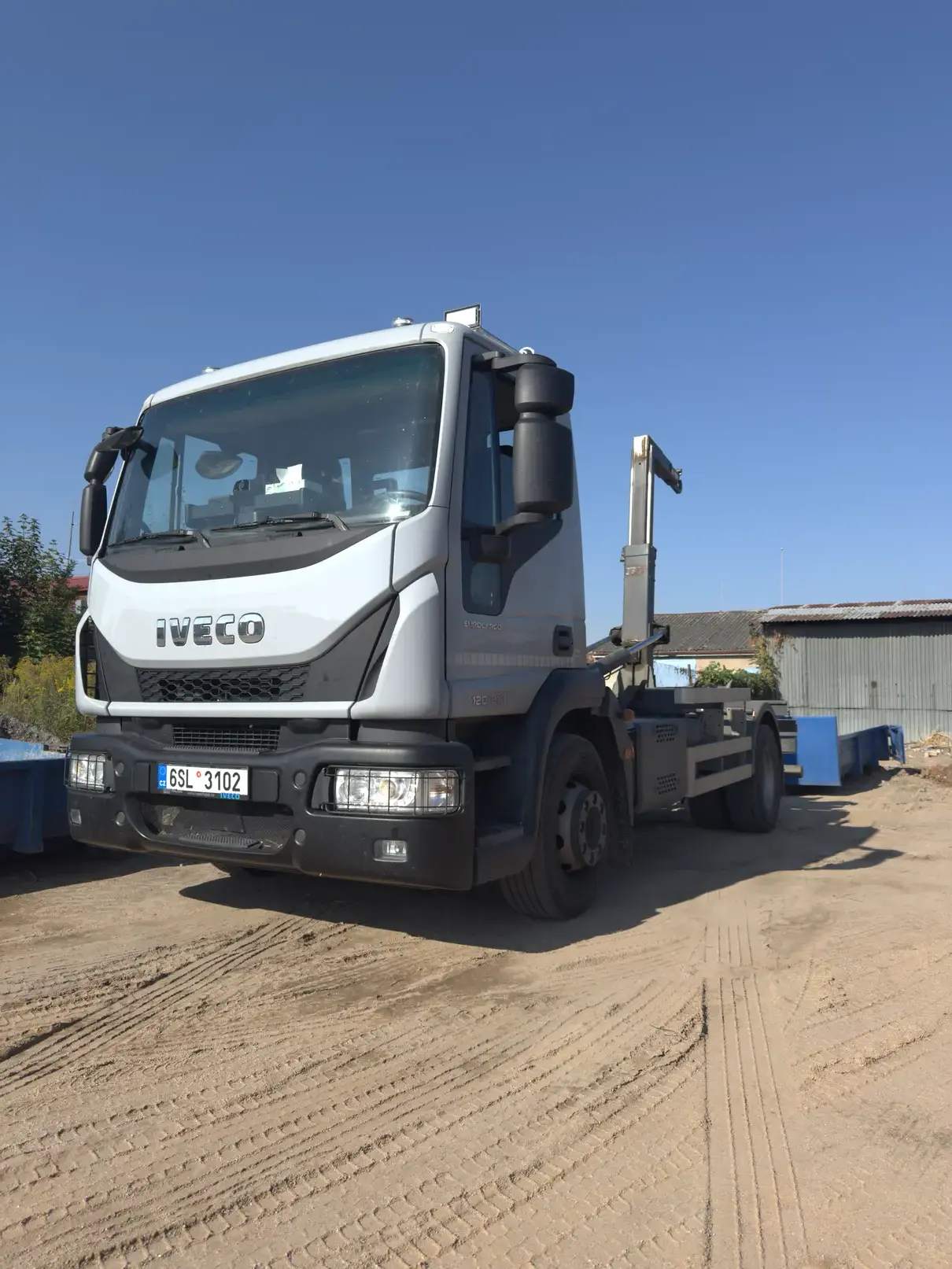 Nákladní vůz Iveco Eurocargo Doprava Sixta s kontejnerovým systémem